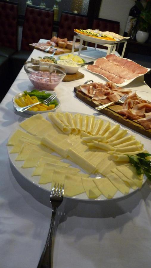 Hotel Rodizio Ug Wolfsburg Dış mekan fotoğraf